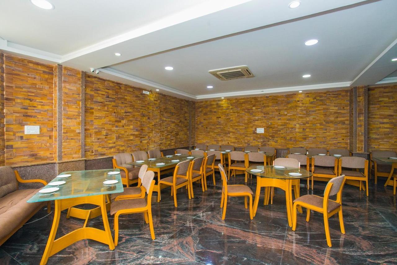 Oyo 16123 Chandana Deluxe Bangalore Exterior photo