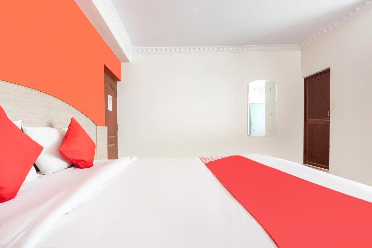 Oyo 16123 Chandana Deluxe Bangalore Exterior photo