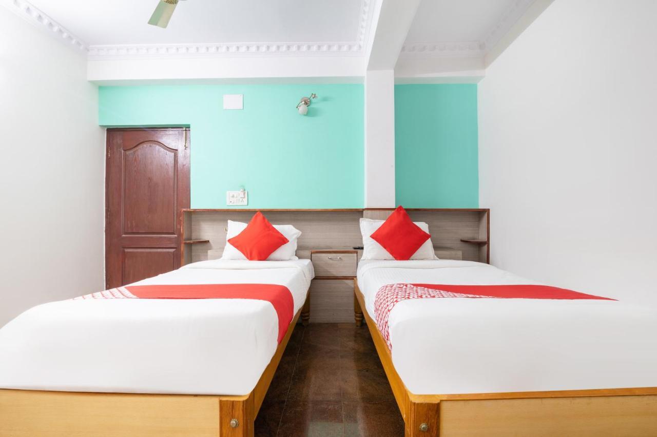 Oyo 16123 Chandana Deluxe Bangalore Exterior photo