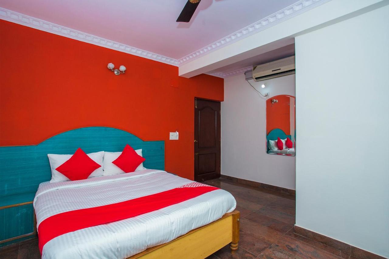 Oyo 16123 Chandana Deluxe Bangalore Exterior photo