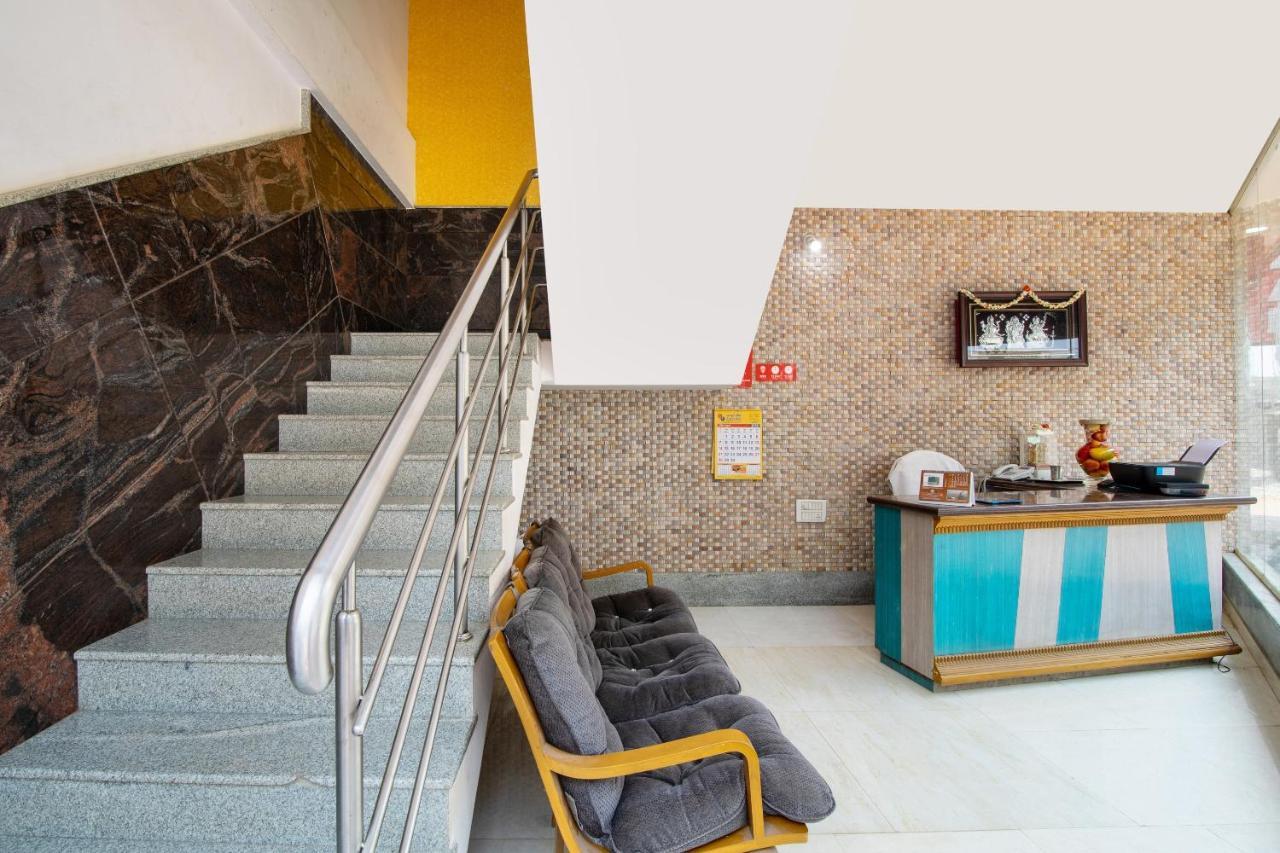 Oyo 16123 Chandana Deluxe Bangalore Exterior photo