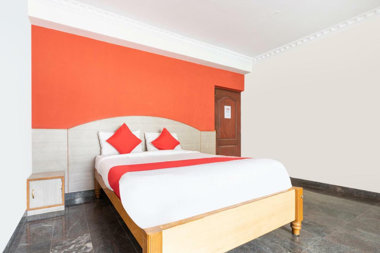Oyo 16123 Chandana Deluxe Bangalore Exterior photo
